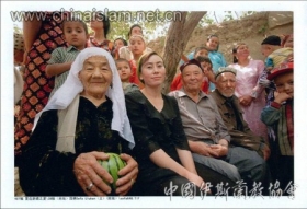 生活安乐的维吾尔族村民