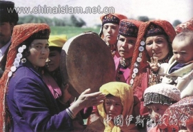 欢度节日的新疆塔吉克族穆
